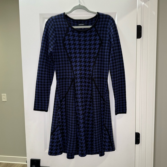 Ellen Tracy Sweater Dress Women Size Medium Blue / Black Houndstooth Knit Skater - Picture 3 of 10